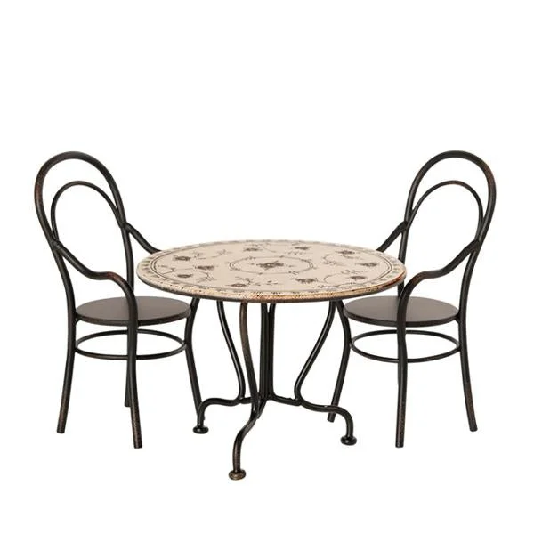 Table with Chairs